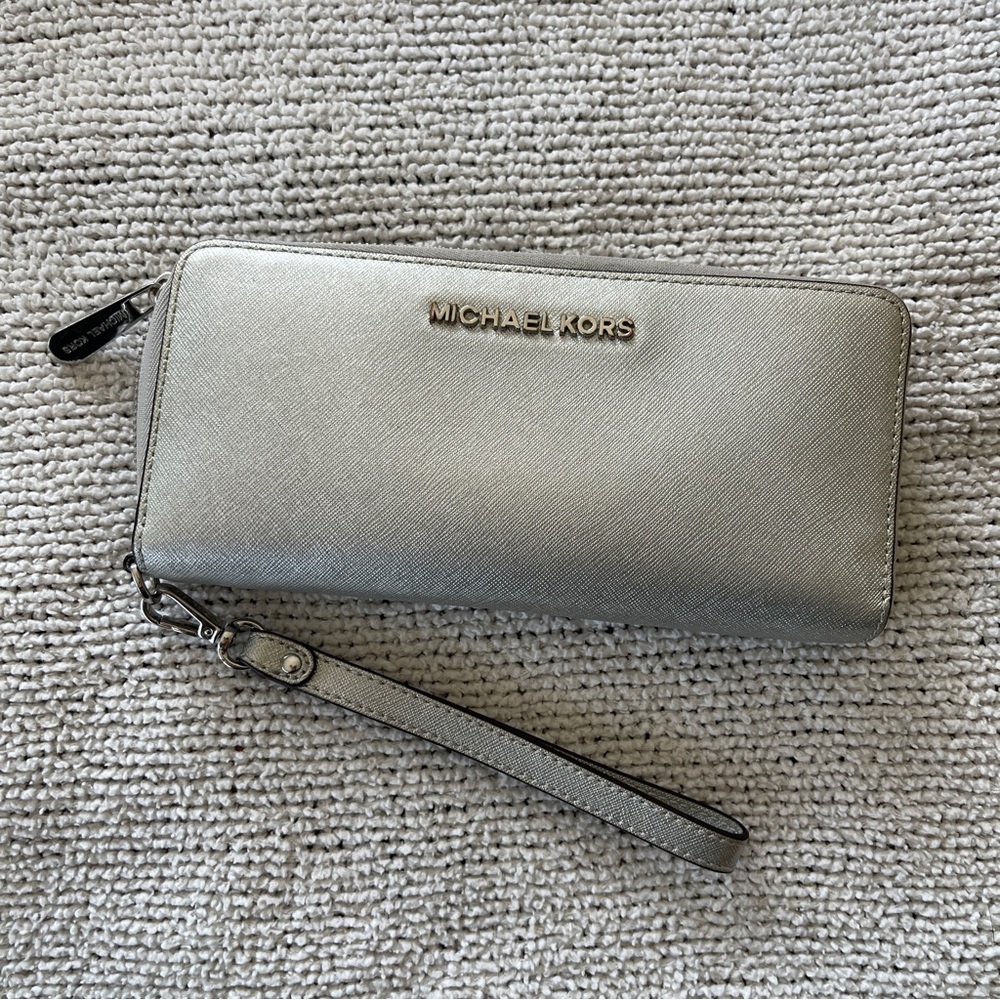 Michael Kors Silver Saffiano leather Wallet wristlet